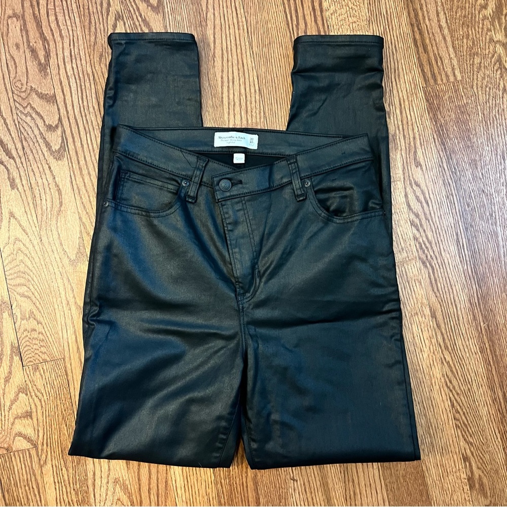 NWOT Abercrombie Curve Love High Rise Super Skinny Jean - Size 30